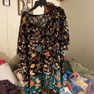 Women’s short sleeve blouse